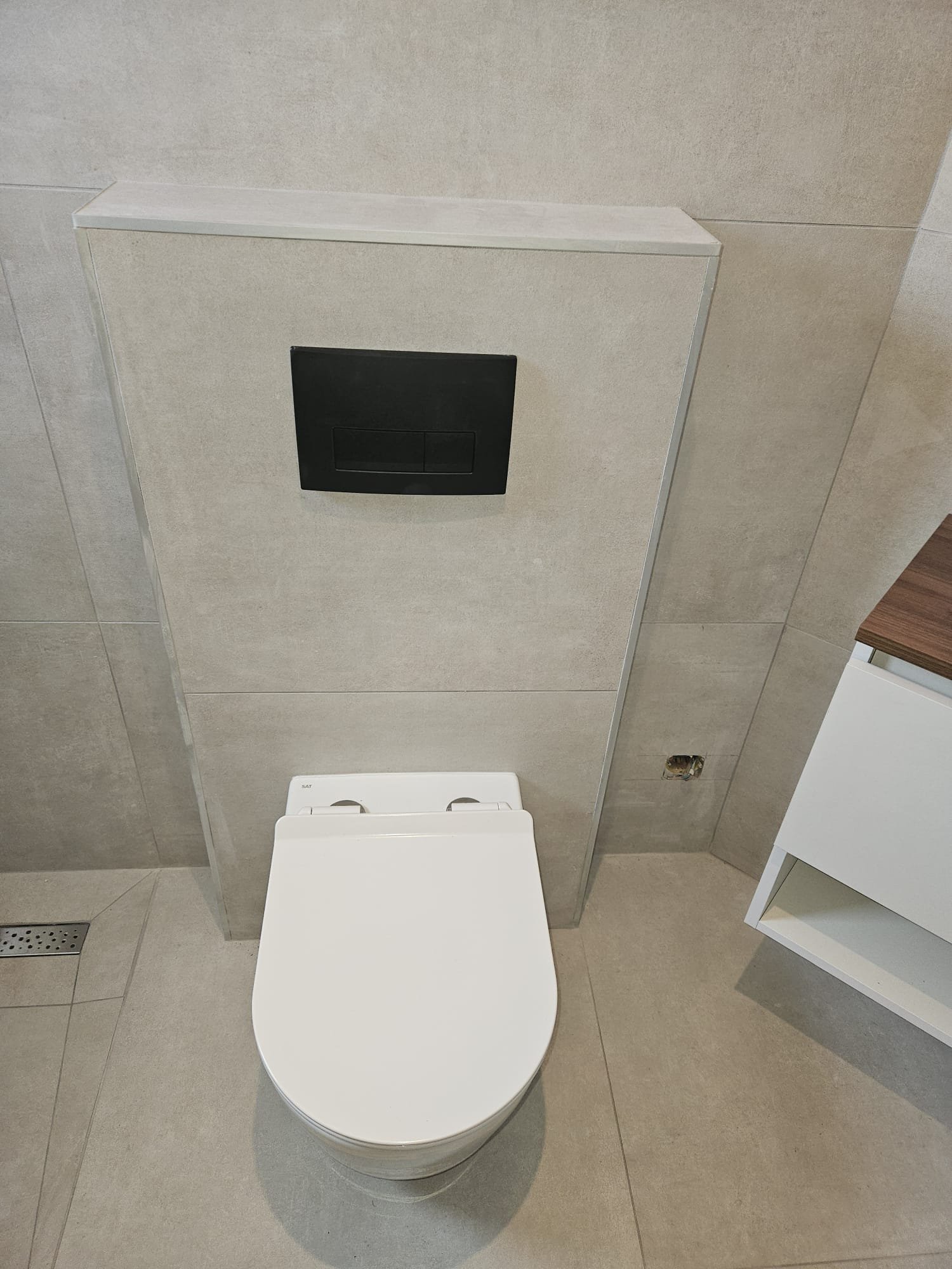 Installation de WC suspendu à Villeneuve-lès-Avignon par A.B.I.S. Plomberie